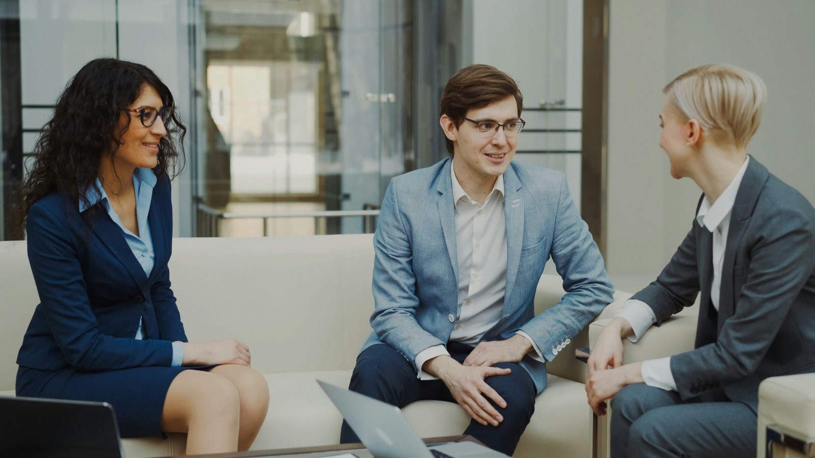 Claude Cowork Review 2026: Honest Pros, Cons, and Who It’s For